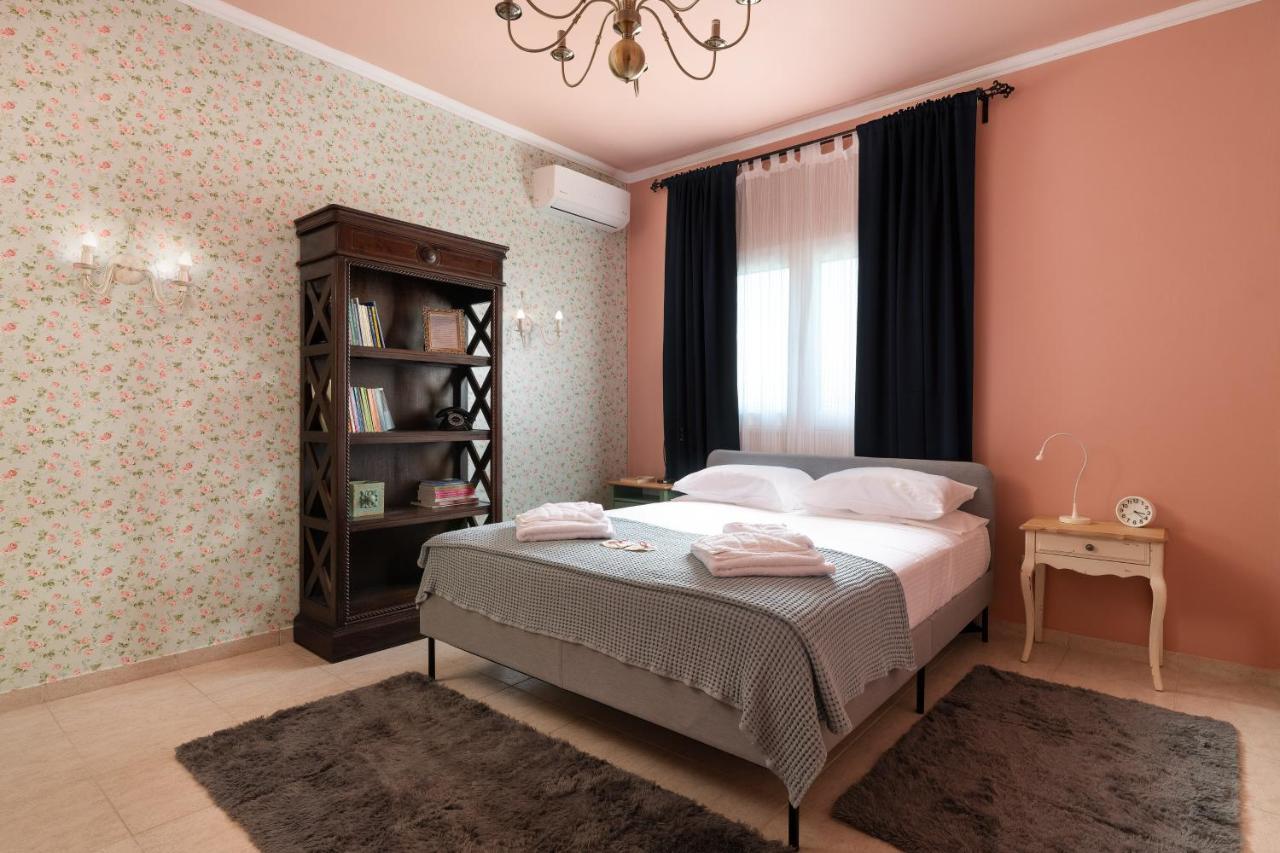 - 1st Floor Villa
